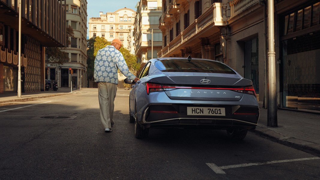 Hyundai ELANTRA, Артқы фаралар.