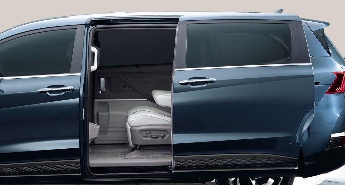 Hyundai CUSTIN, Инновация әдемі дизайнмен үйлеседі, ал жайлылық стандартқа айналады.