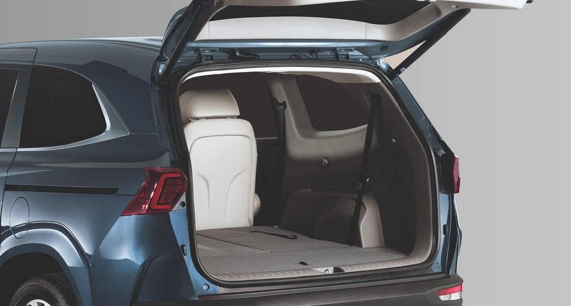 Hyundai CUSTIN, 10,4 дюймдік экраны бар көп функциялы ақпараттық ойын-сауық жүйесі